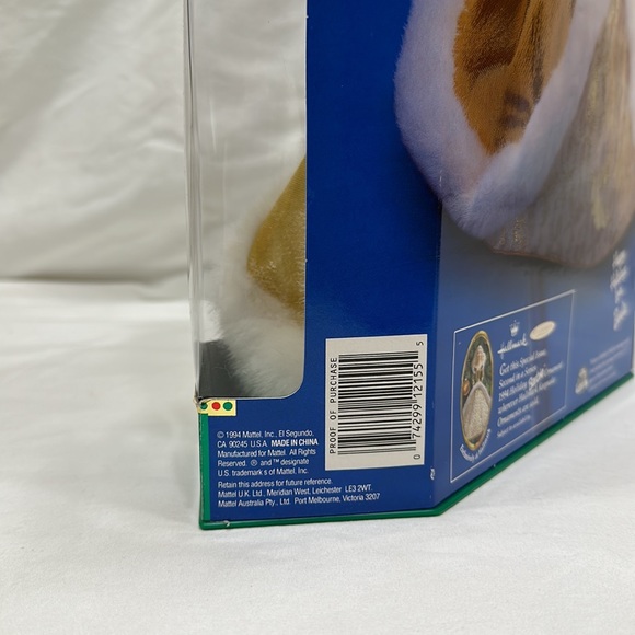 Happy Holidays Barbie - Picture 7 of 12